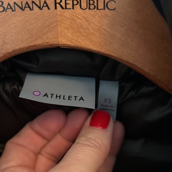Athleta black down jacket, size xs - Picture 3 of 4
